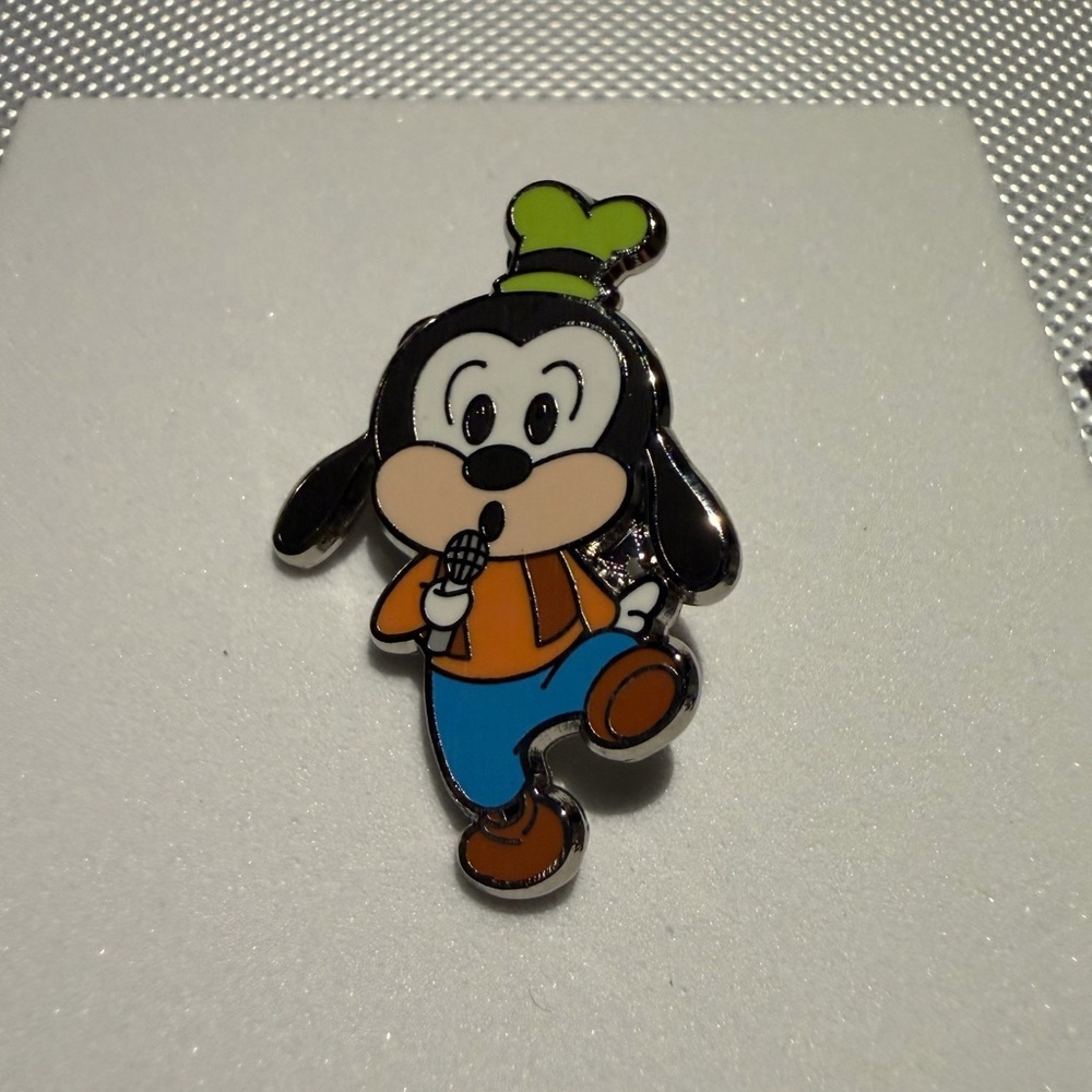 💙3/$20 DISNEY baby goofy Character Enamel Pin - Picture 2 of 3